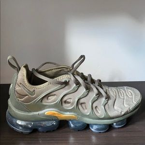 Air max vapor plus worn once